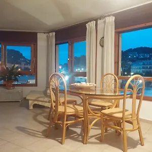 Lydia's With Castle View Apartamento